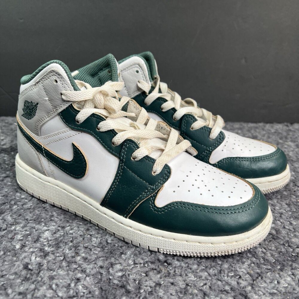 Nike Air Jordan 1 Mid SE Shoes Size 6Y / 7.5 Women’s FQ8088-103 Green / White